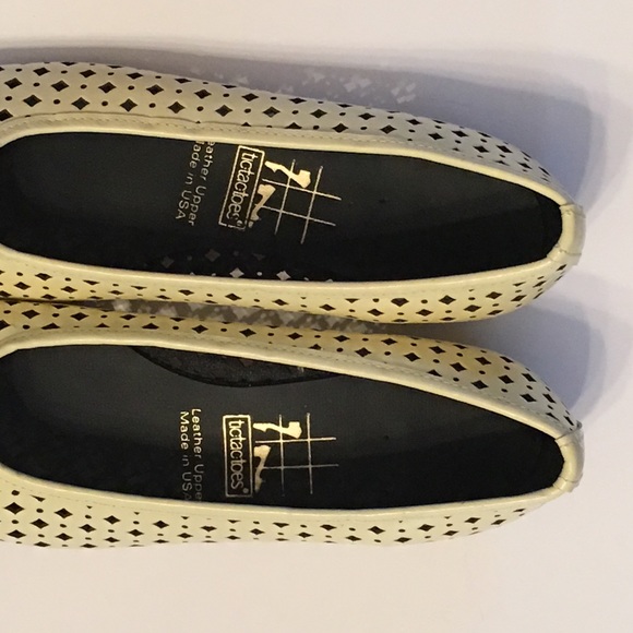 Yellow Leather Flats Slip On Almond Toe New Wide - Picture 11 of 16